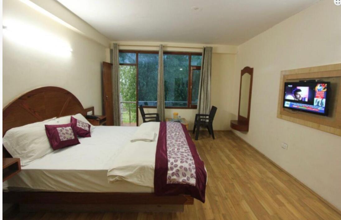 Hotel Devlok Inn Manāli Exterior foto